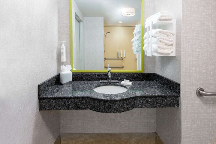 Hampton Inn & Suites Hartford / Farmington