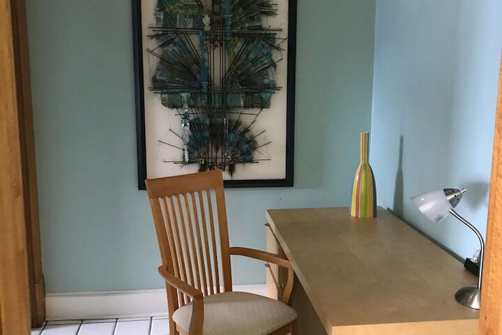 Room 6 of 17