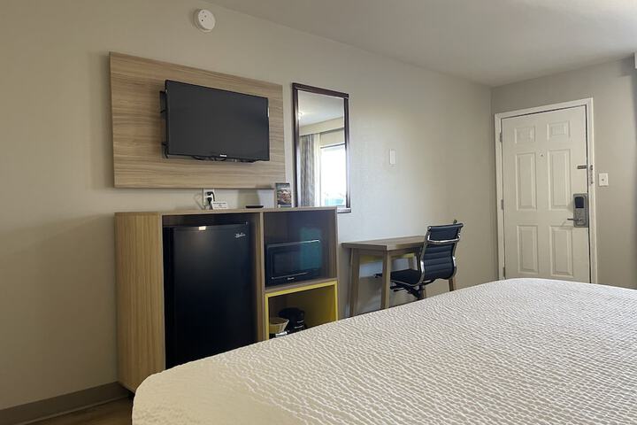 Room 28 of 50