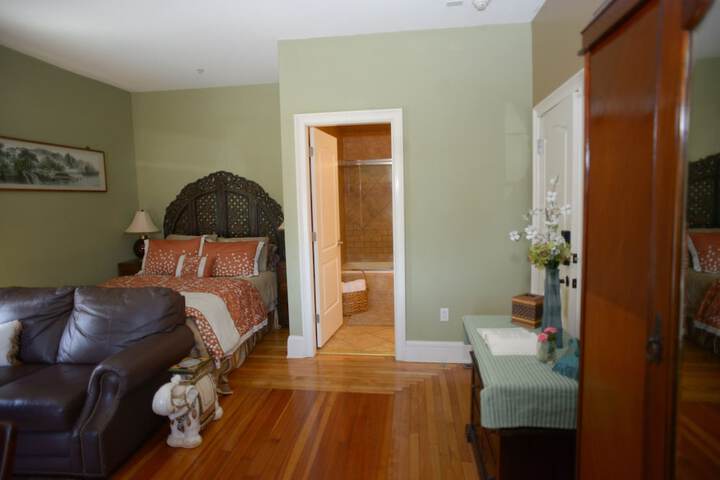 Room 26 of 73
