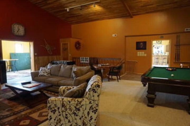 Fairbanks Moose Manor B & B
