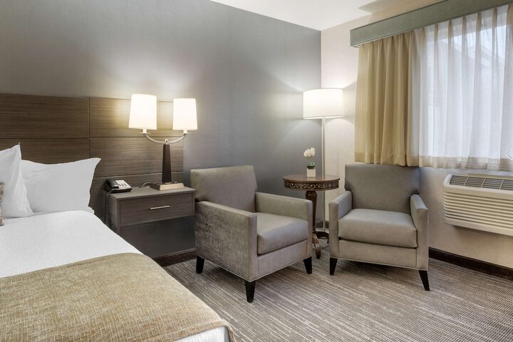 Room 44 of 51