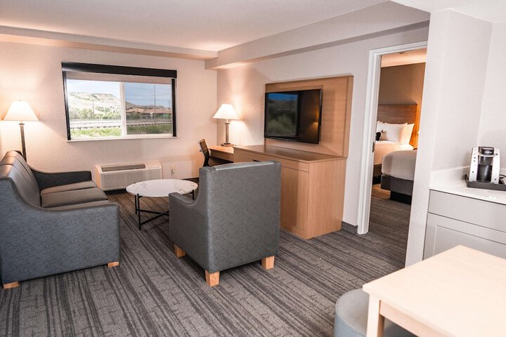 Room 7 of 11