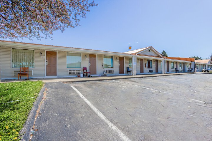 Cozy Garden Inn by OYO Hwy 40 Richmond