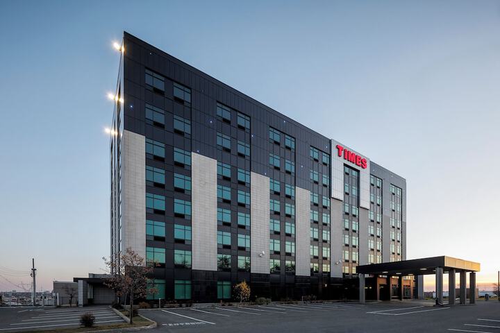 Hotel 2 of 81