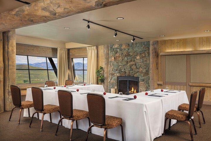 Sun Mountain Lodge