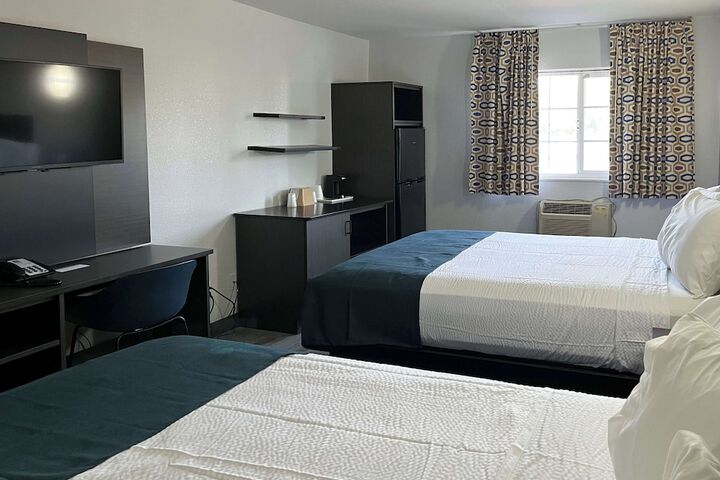 Studio 6 Suites Delano CA