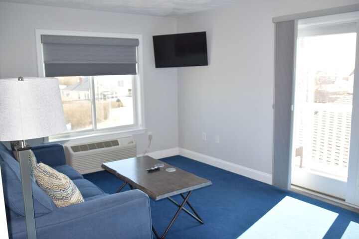 Room 28 of 69