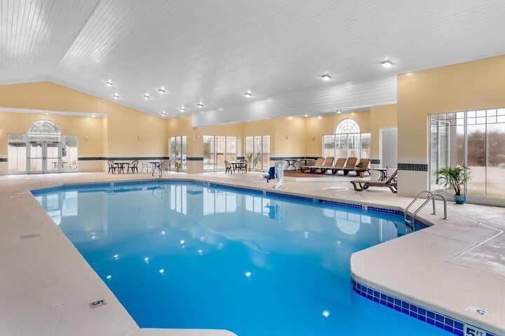 Country Inn & Suites by Radisson Beckley, WV