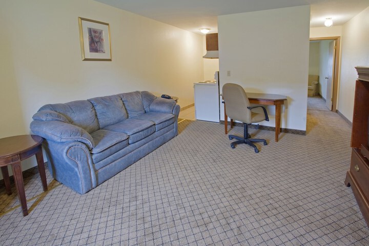 Room 8 of 12