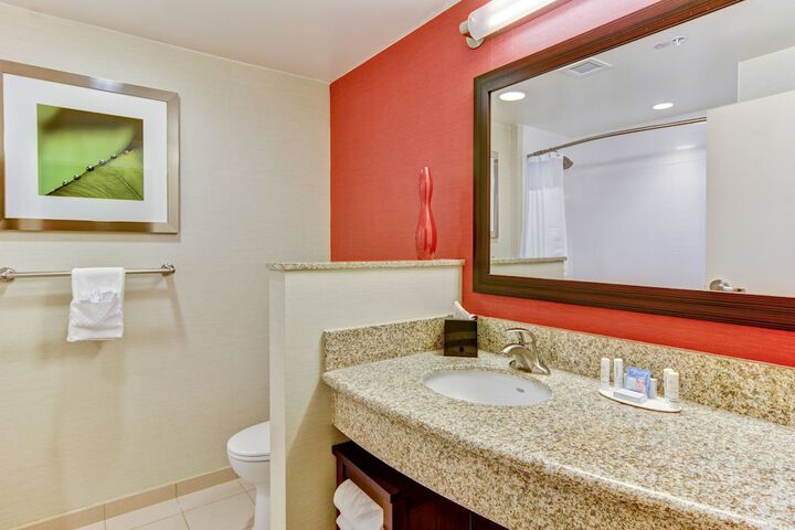 Room 19 of 38