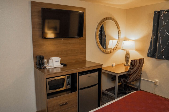 Room 25 of 37
