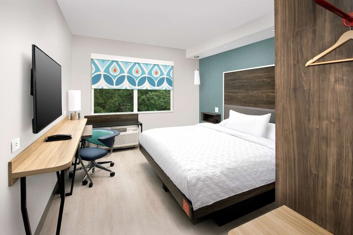 Room 13 of 25