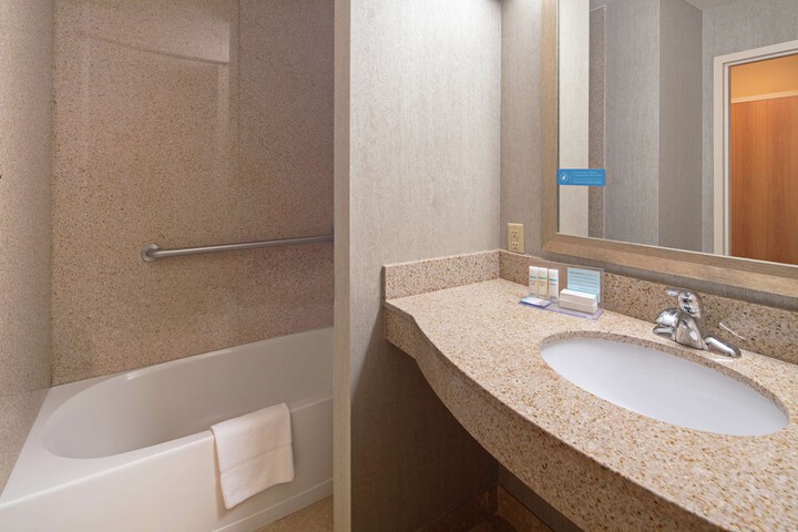 Hampton Inn & Suites Bremerton
