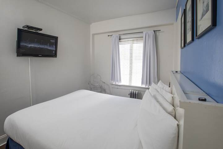 Room 105 of 120