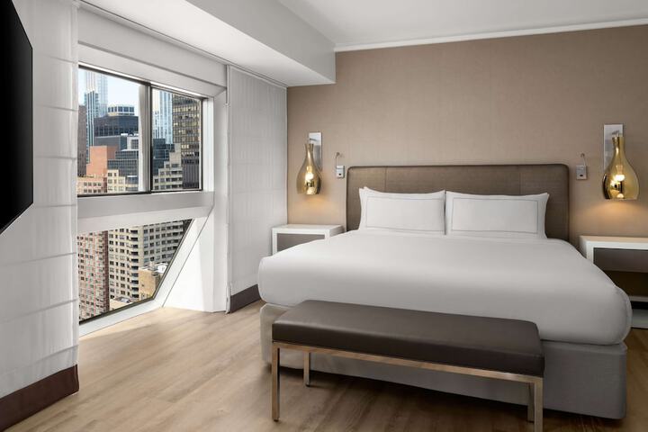 Room 48 of 113