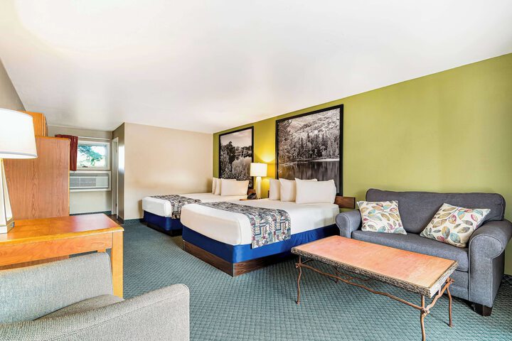 Room 38 of 61