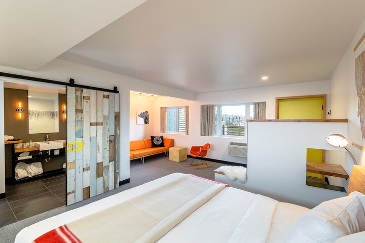 Room 28 of 56