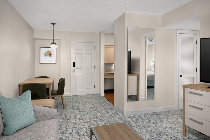 Homewood Suites by Hilton Raleigh / Cary
