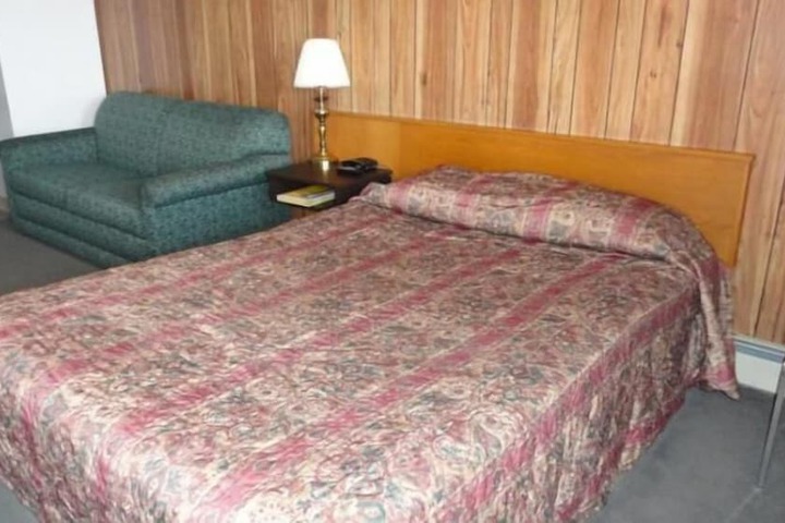 Room 22 of 38
