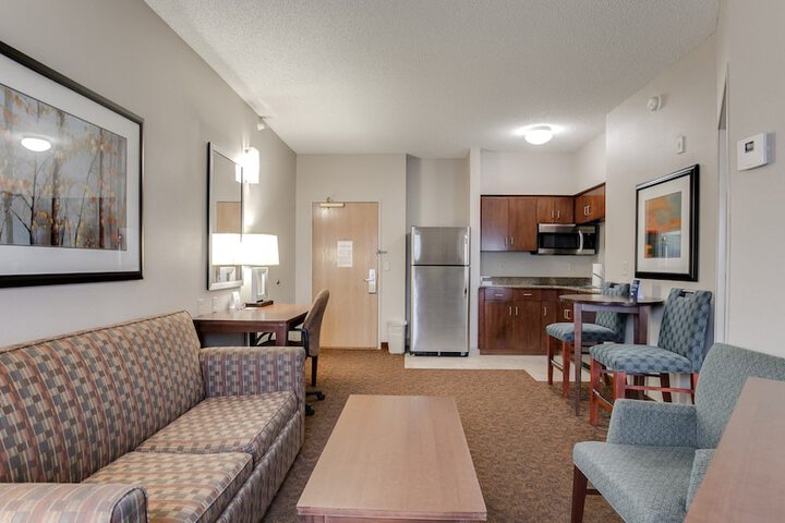 Holiday Inn Express Hotel & Suites St. Cloud by IHG