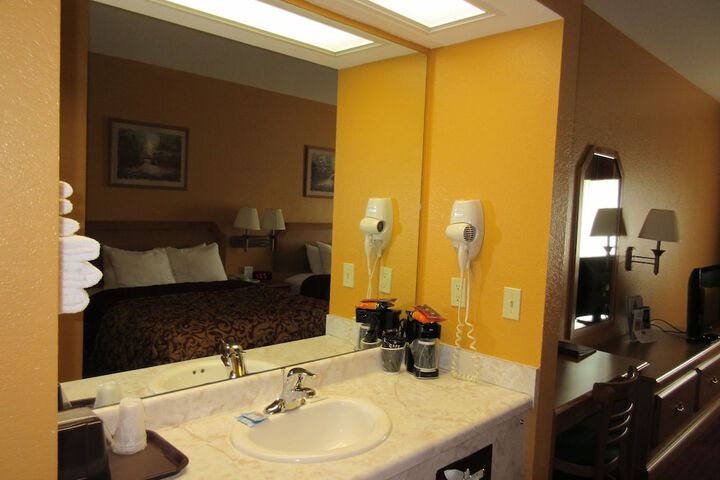 Room 17 of 44