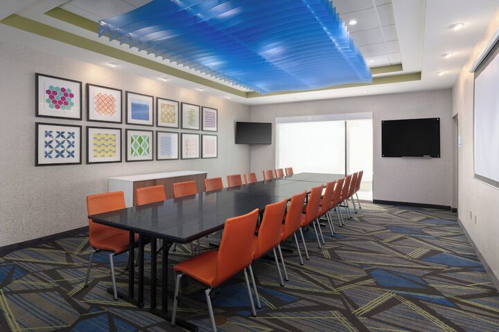 Holiday Inn Express & Suites Lakeland South by IHG
