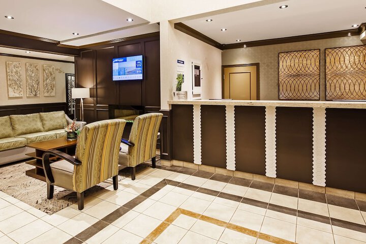 Hotel Interior 9 of 37