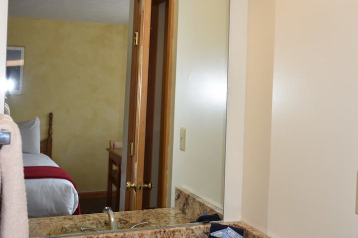Room 27 of 53