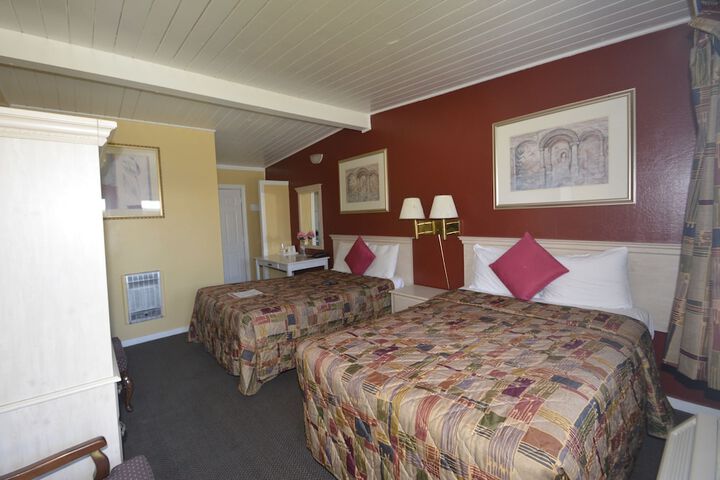 Room 11 of 24