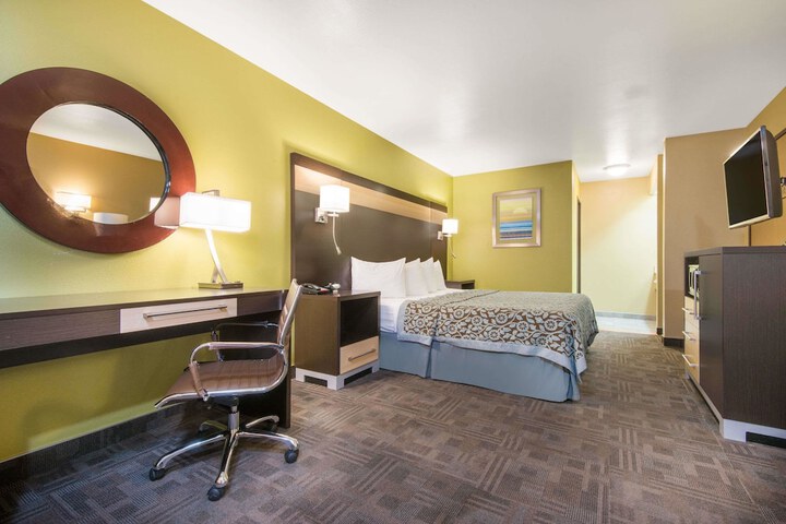 Room 31 of 61