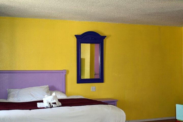 Room 17 of 47