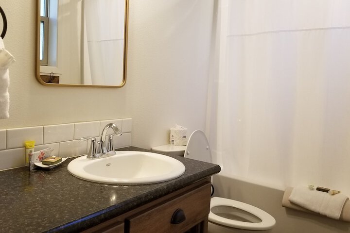 Room 176 of 235