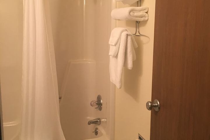 Room 10 of 24