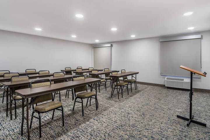 Country Inn & Suites by Radisson Shelby, NC