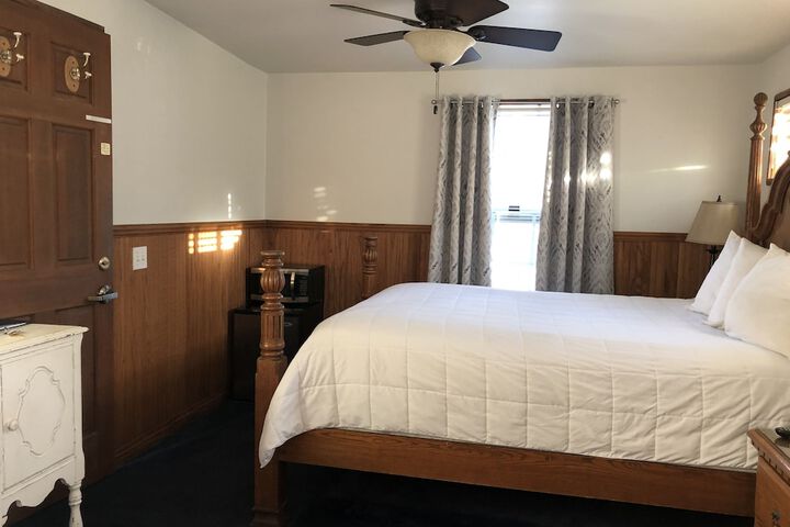 Room 123 of 162