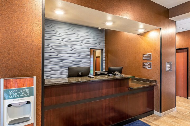 Cobblestone Inn & Suites - Fairfield Bay
