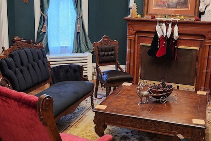 Oaklawn Inn LLC