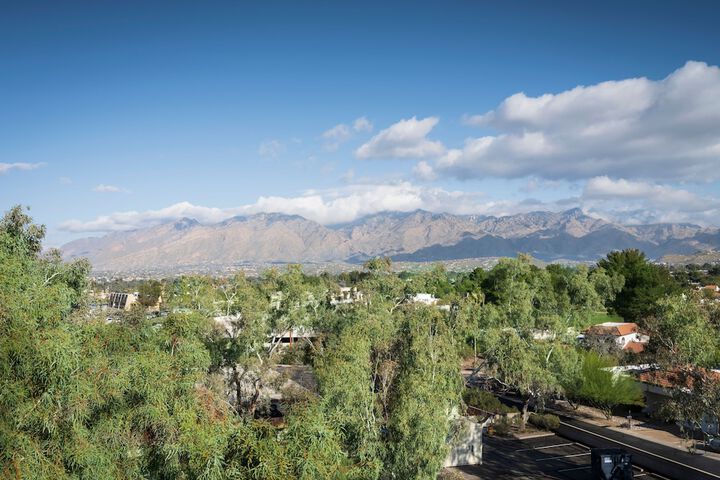 Embassy Suites by Hilton Tucson East