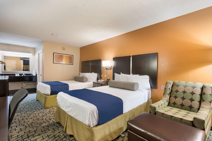 Room 5 of 25
