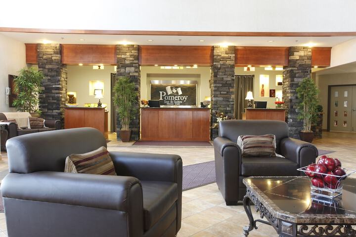 Pomeroy Inn & Suites Hotel Dawson Creek