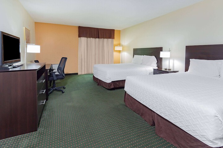 Room 8 of 25