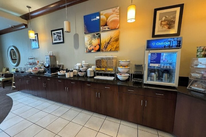 Comfort Inn & Suites Lexington Park near Pax River