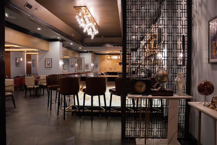 The Roslyn Tapestry Collection by Hilton