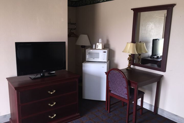 Room 19 of 34