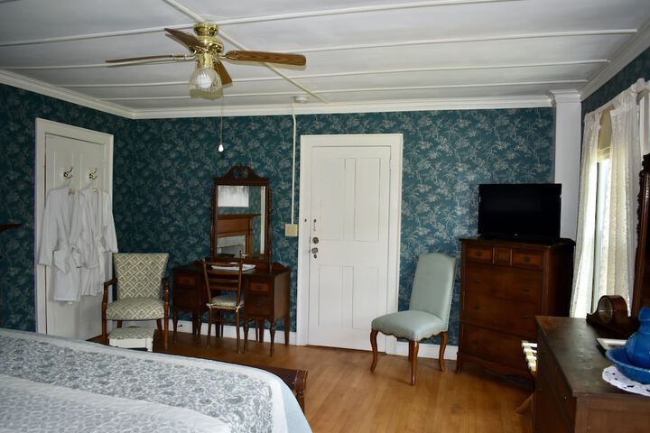 Room 53 of 64
