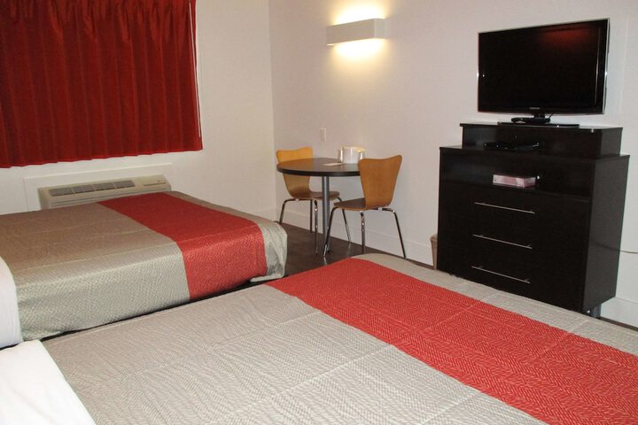 Room 14 of 43