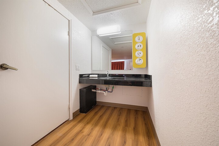 Room 11 of 20