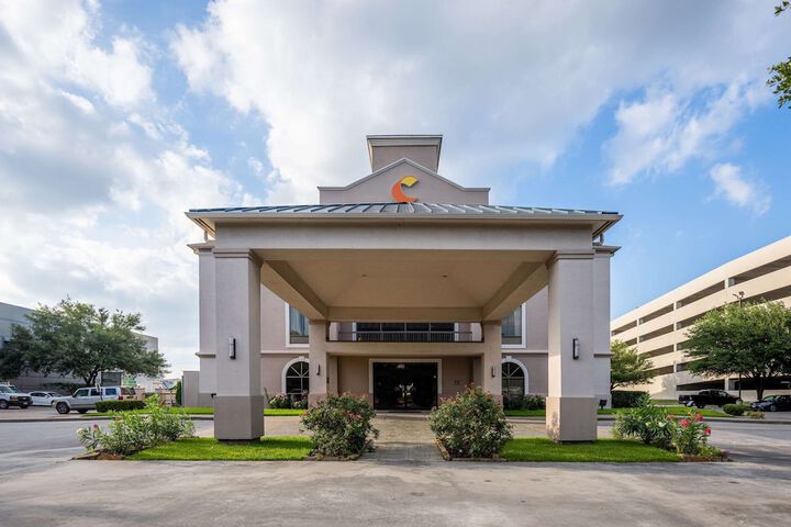 Hotel 2 of 105