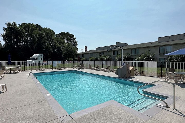 Pool 13 of 67